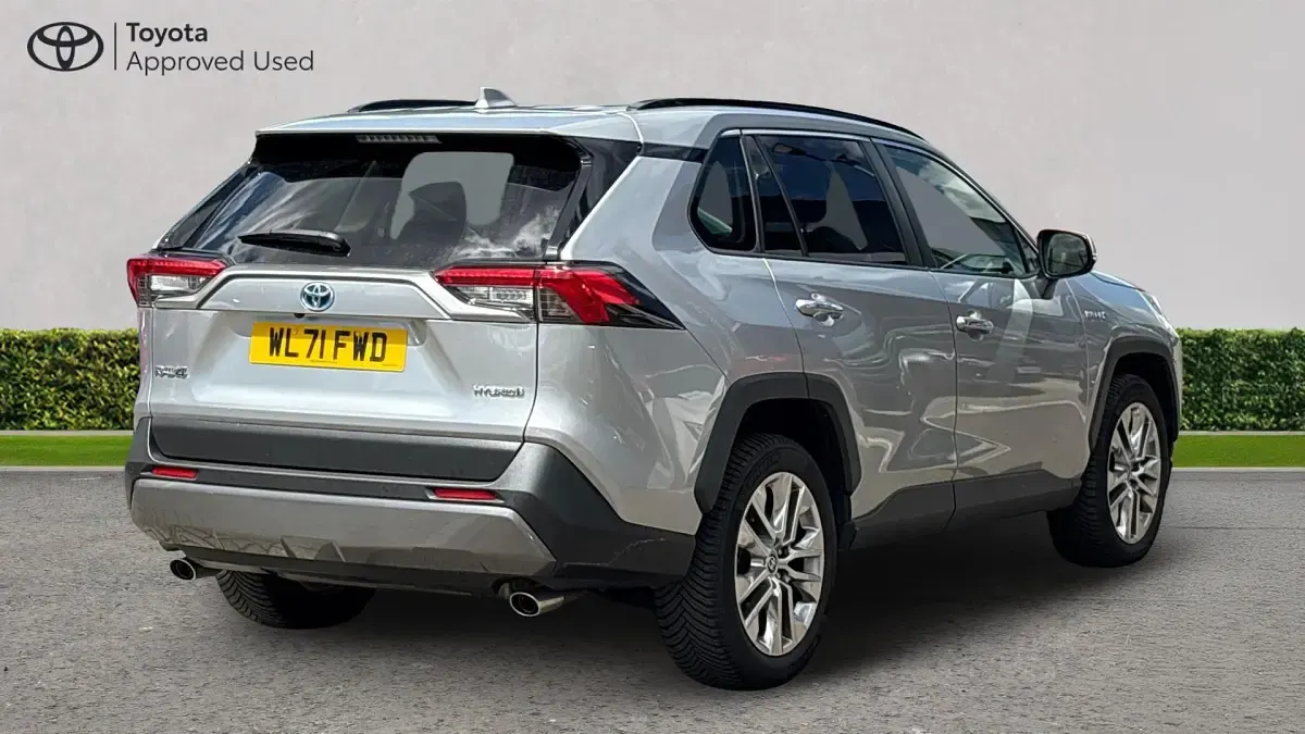 Used Toyota RAV4 Hybrid 218 HP (160 kW) 2022 Silver blade SUV