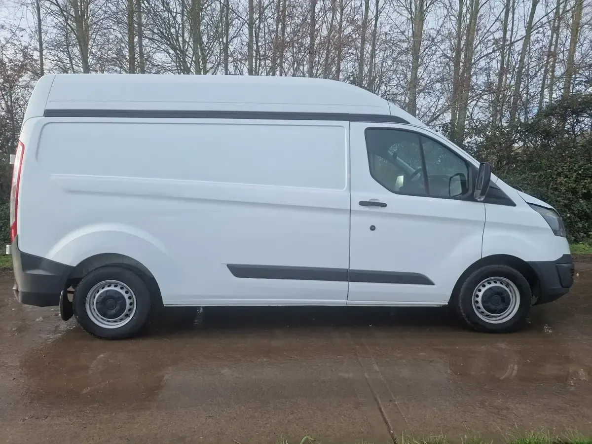 Usado Ford Transit Custom 100 HP (73 kW) 2014 Branco Van