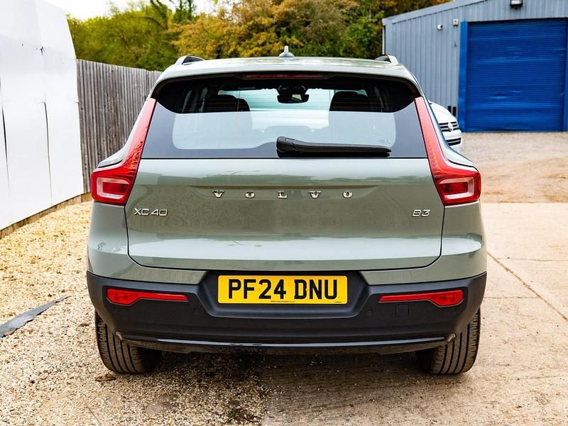 Używany Volvo XC40 Plus 2024 Zielony SUV