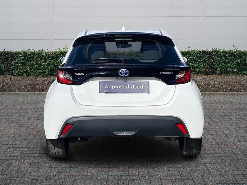Used Toyota Yaris Hybrid 2023 White Hatchback