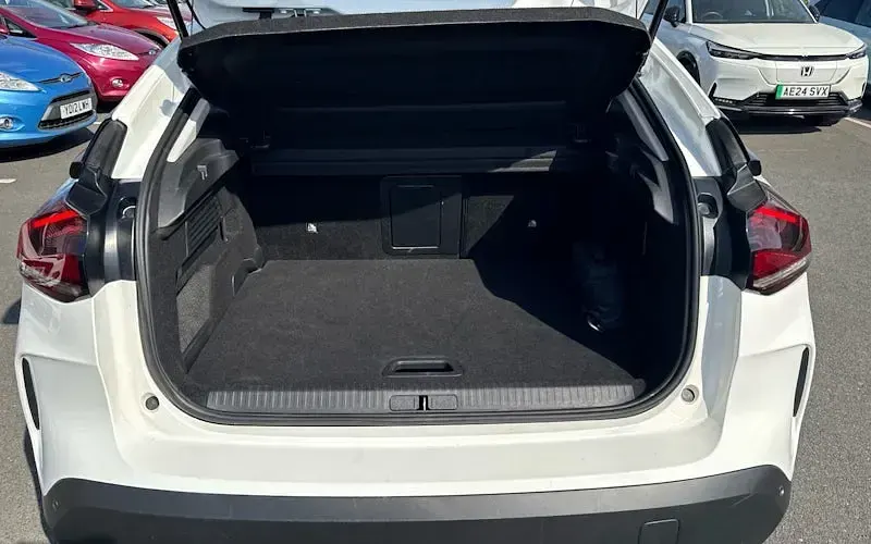 Usado Citroën C4 PureTech 131 HP (96 kW) 2024 Branco SUV