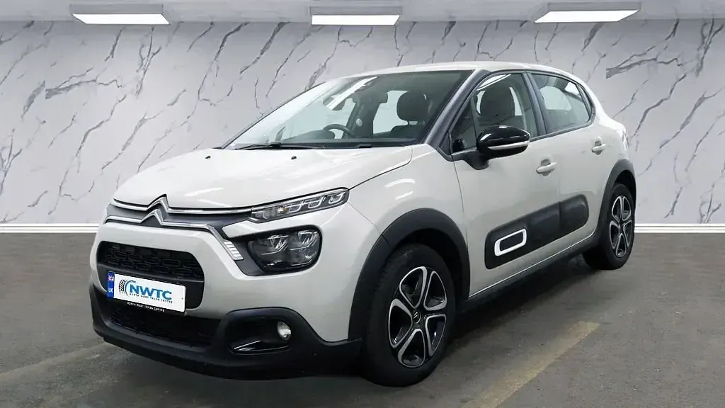 Używany Citroën C3 PureTech 83 KM (61 kW) 2022 Beżowy Hatchback