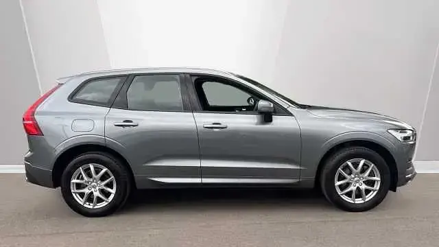 Used Volvo XC60 Momentum 194 HP (142 kW) 2021 SUV
