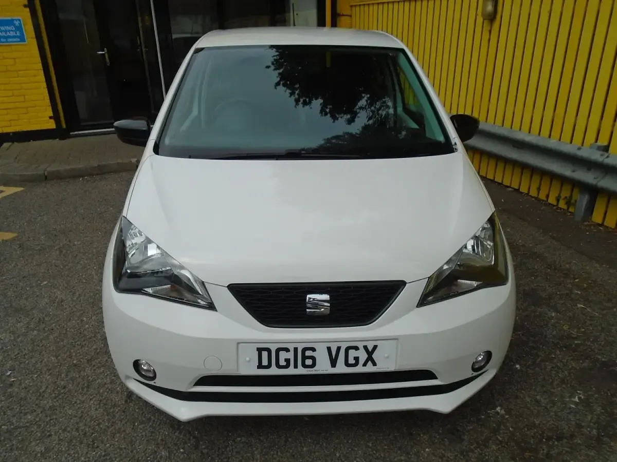 Used Seat Mii Design 60 HP (44 kW) 2016 White Hatchback