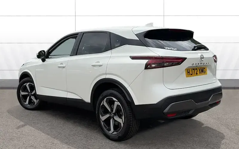 Used Nissan Qashqai N-Connecta 140 HP (102 kW) 2022 White SUV