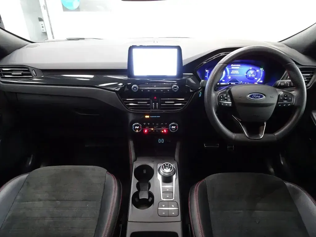 Used Ford Kuga ST-Line X 225 HP (165 kW) 2022 White SUV