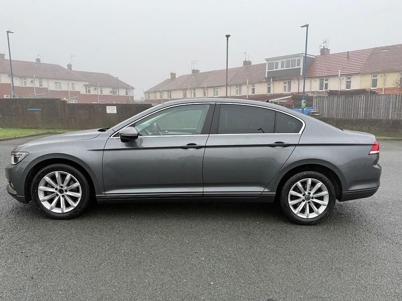 Used VW Passat Business 150 HP (110 kW) 2015 Grey Sedan