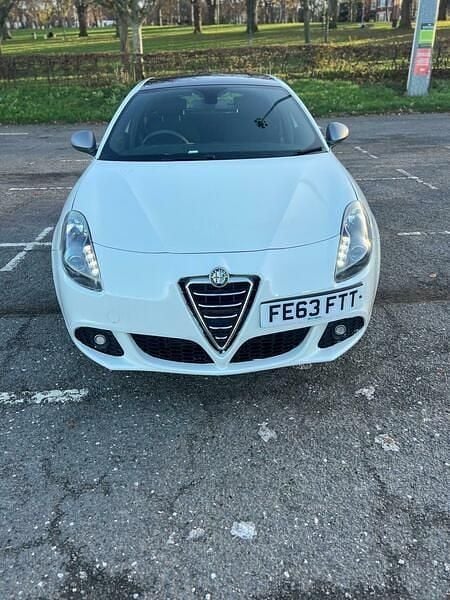 Used Alfa Romeo Giulietta 2013 White/black Hatchback