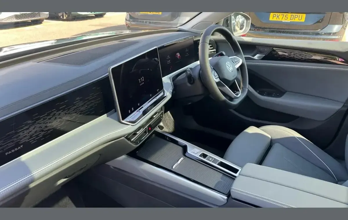Used VW Passat Elegance 147 HP (108 kW) 2026 Grey Estate