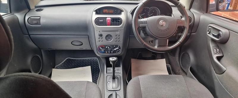 Used Vauxhall Corsa Design Edition 2004 Blue Hatchback