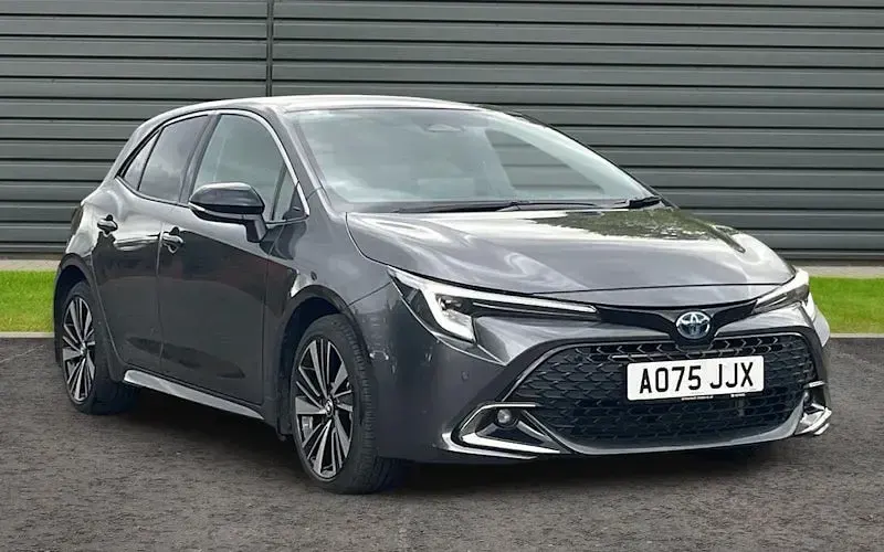 Used Toyota Corolla Design 140 HP (102 kW) 2025 Hatchback