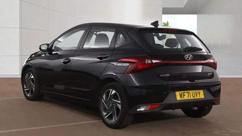 Used Hyundai i20 100 HP (73 kW) 2021 Black Hatchback