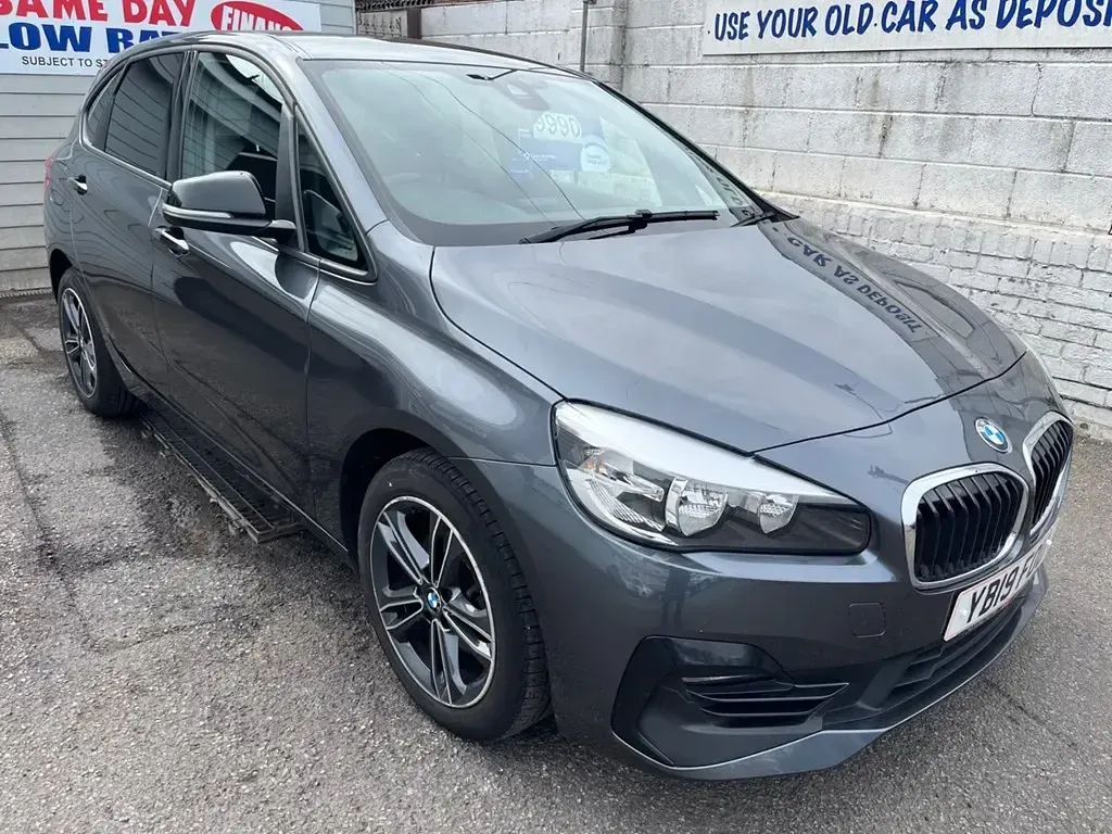 Begagnad BMW 218 Sport Line 2019 Grå Halvkombi
