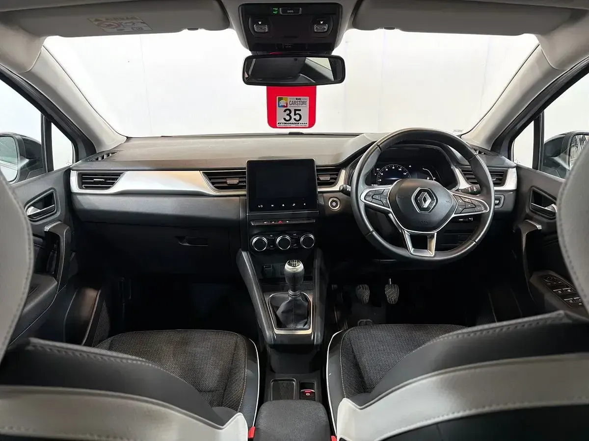 Used Renault Captur Techno 2024 Highland grey SUV