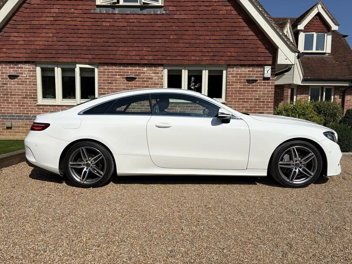 Used Mercedes E220 AMG line 194 HP (142 kW) 2018 White Coupe