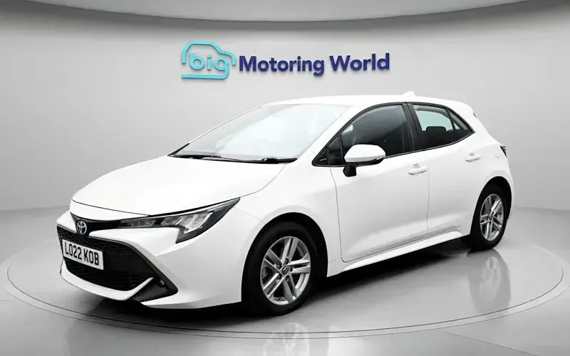 Begagnad Toyota Corolla 122 HK (89 kW) 2022 Halvkombi