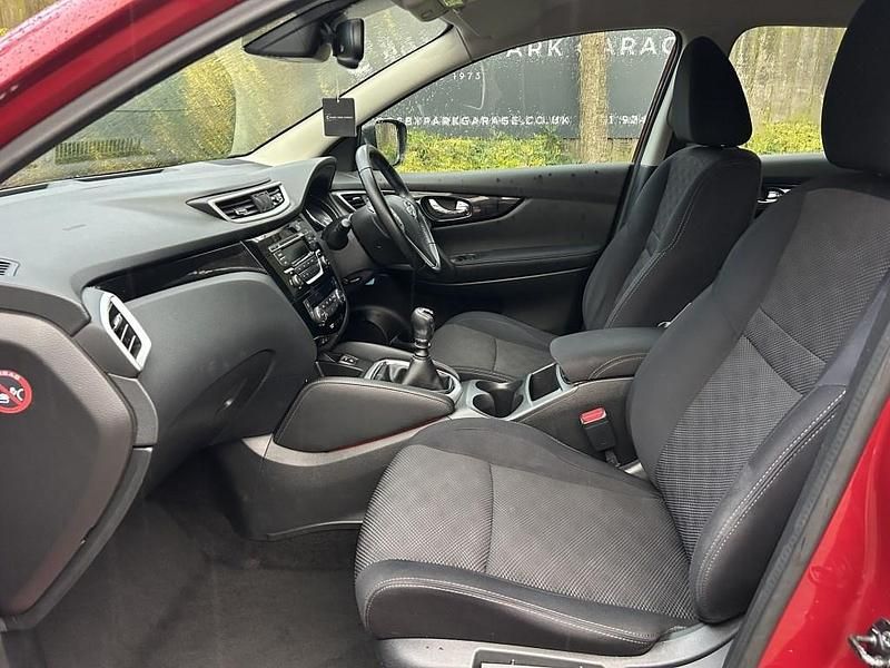 Used Nissan Qashqai Acenta 2017 Red SUV