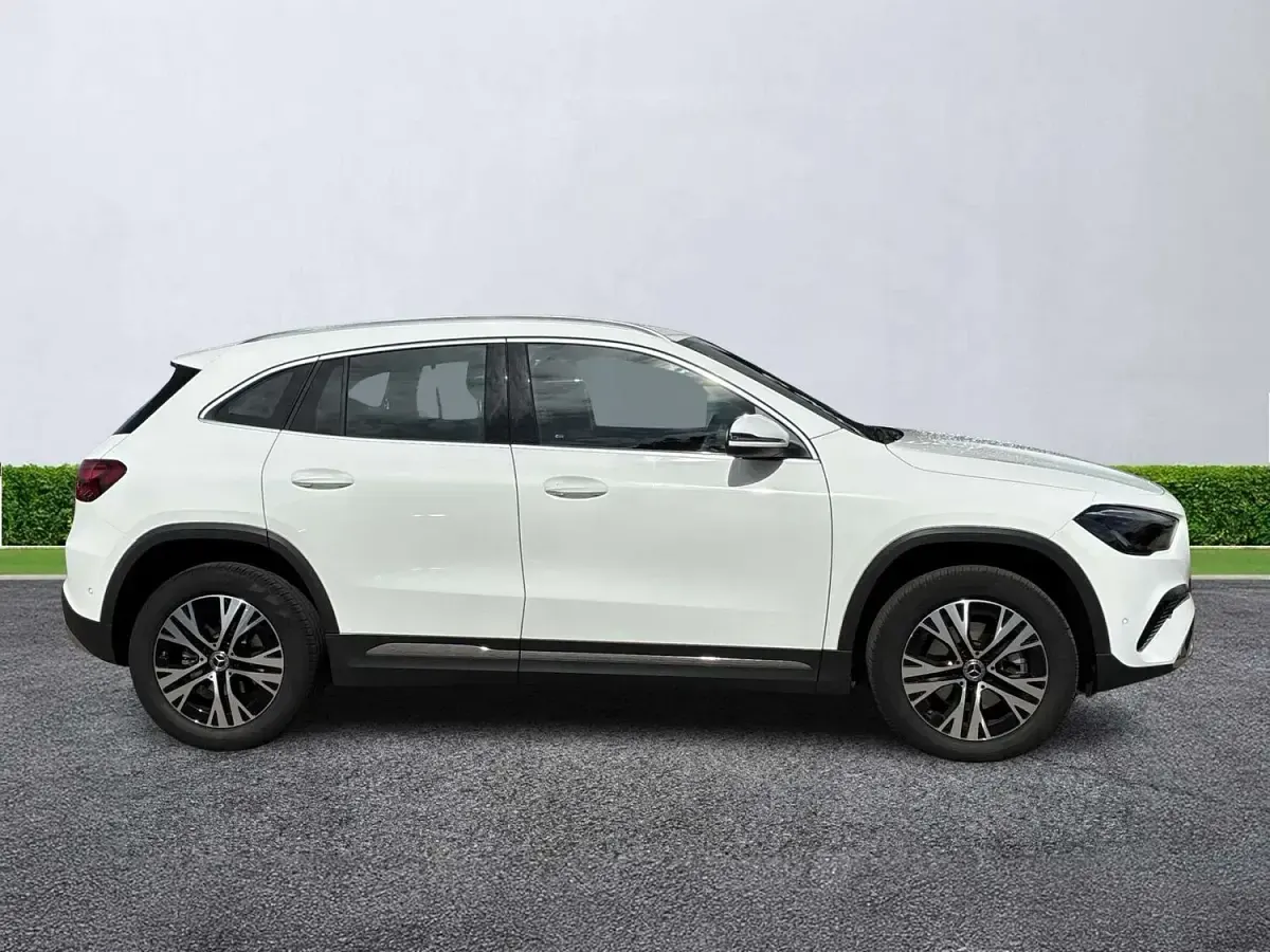 Używany Mercedes GLA200 Executive 2026 Biały SUV