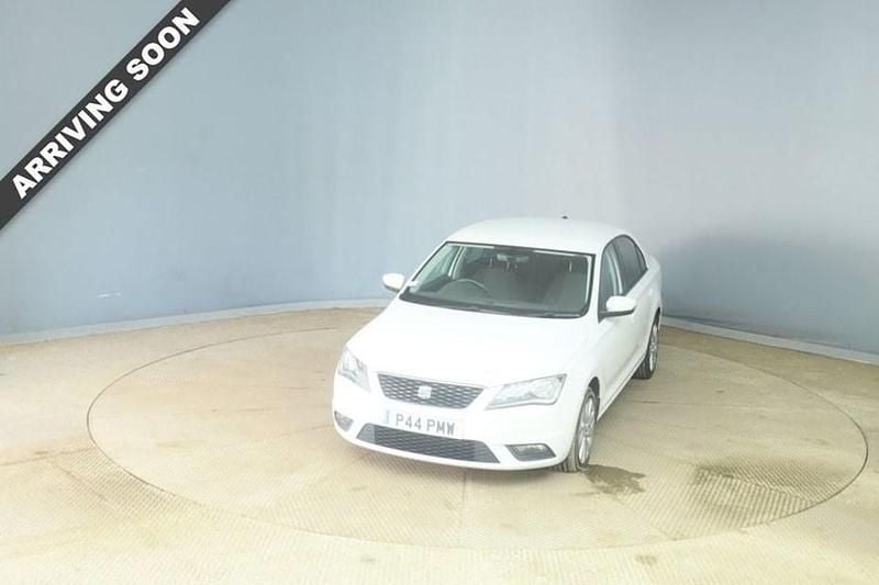 Used Seat Toledo Style 110 HP (80 kW) 2015 White Hatchback
