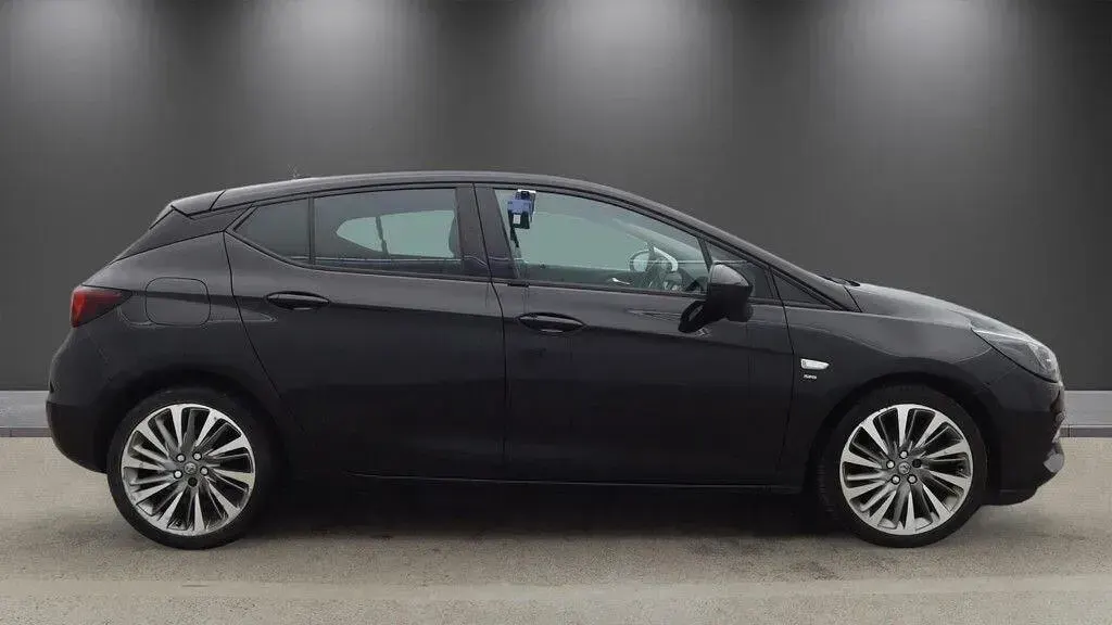 Used Vauxhall Astra SRi 145 HP (106 kW) 2020 Black Hatchback