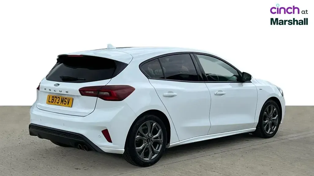 Used Ford Focus ST-Line 125 HP (91 kW) 2023 White Hatchback