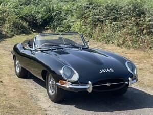 Used Jaguar E-Type 269 HP (197 kW) 1965 Black Cabriolet