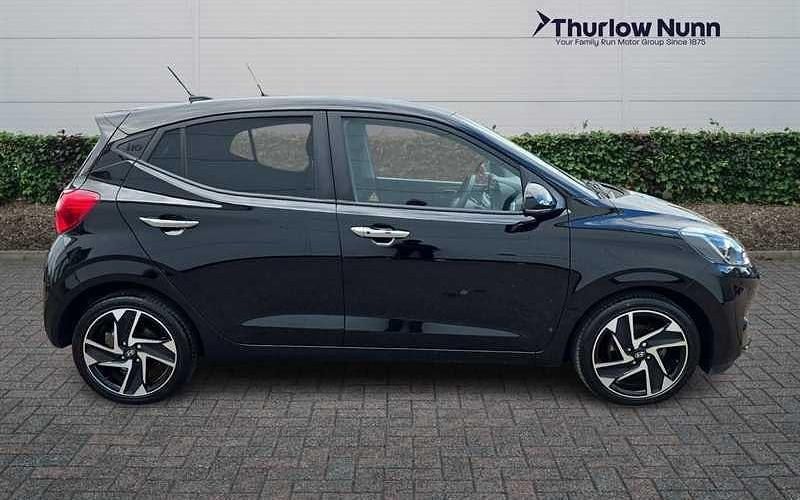 Used Hyundai i10 Premium 63 HP (46 kW) 2025 Black Hatchback