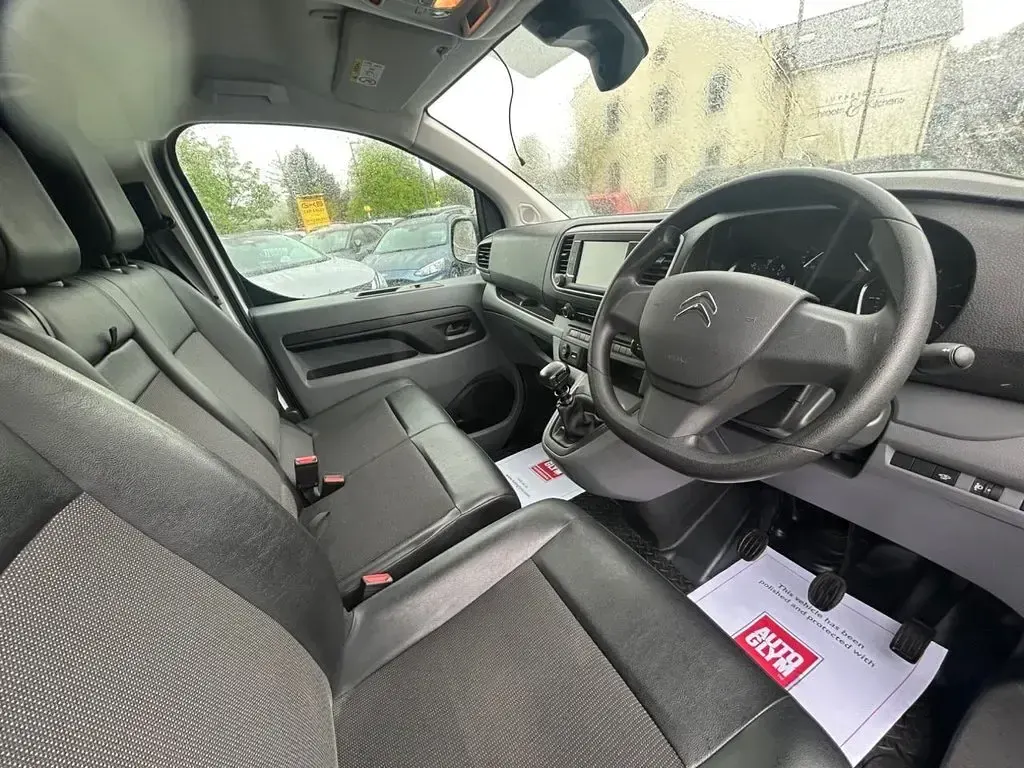 Used Citroën Dispatch 145 HP (106 kW) 2022 White MPV