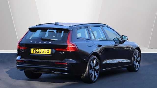 Used Volvo V60 Plus 350 HP (257 kW) 2025 Black Estate