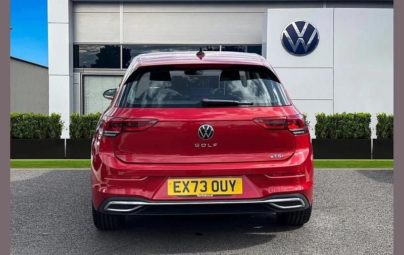 Used VW Golf VIII Style 147 HP (108 kW) 2023 Red Hatchback