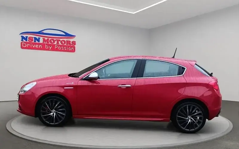 Used Alfa Romeo Giulietta 170 HP (125 kW) 2013 Hatchback