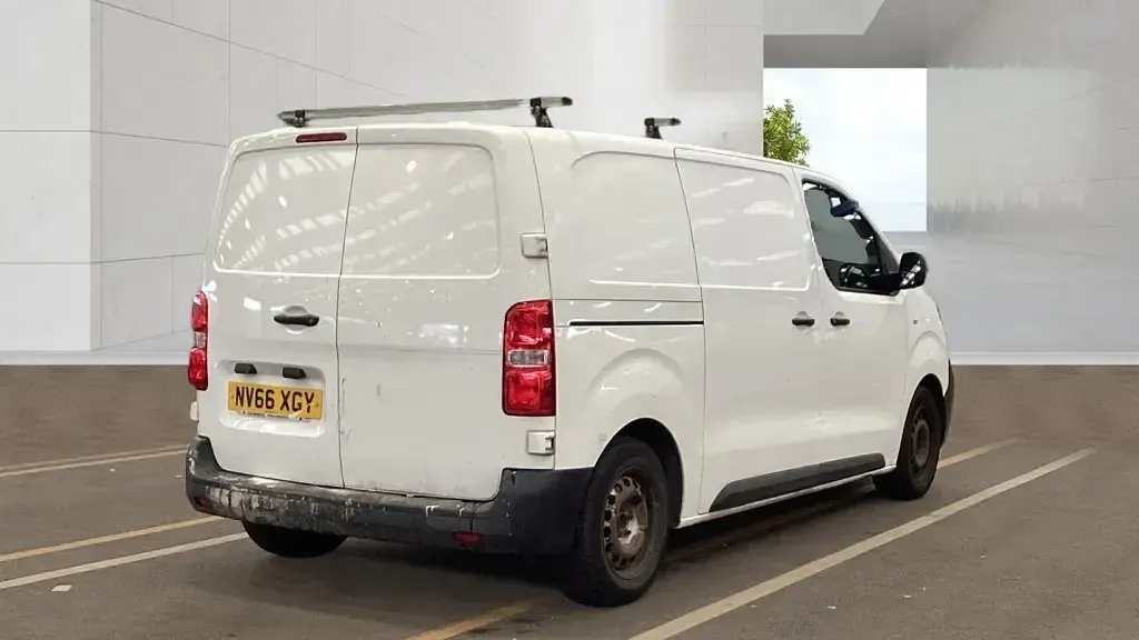 Second-hand Peugeot Expert S 2017 Alb Van
