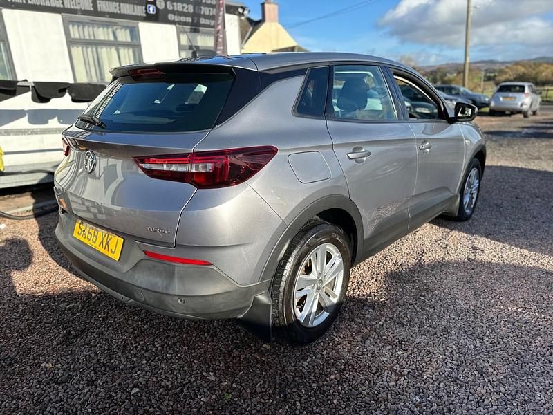 Used Vauxhall Grandland X S 130 HP (95 kW) 2018 Grey SUV