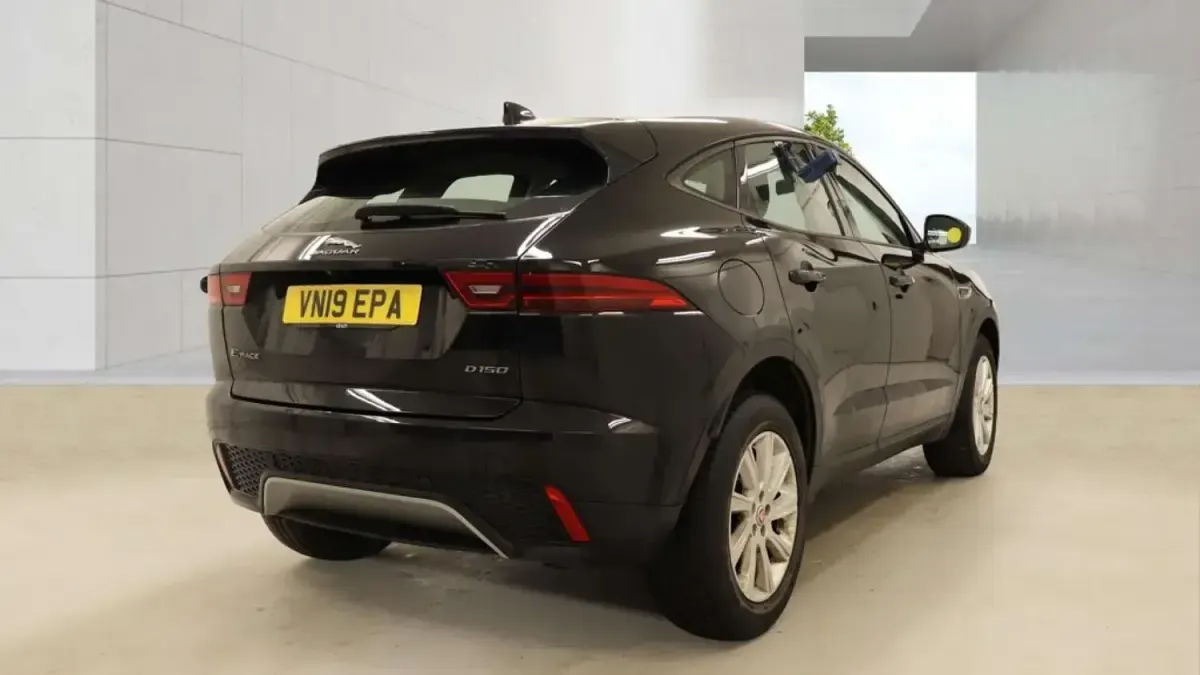 Begagnad Jaguar E-Pace S 2019 Svart SUV