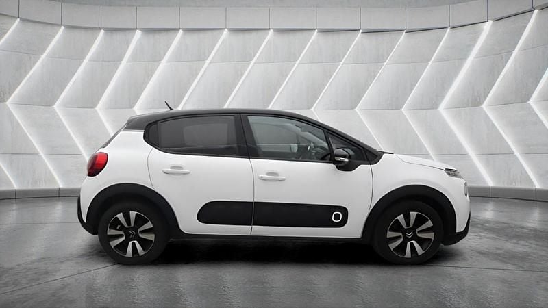 Used Citroën C3 Flair 110 HP (80 kW) 2018 White Hatchback