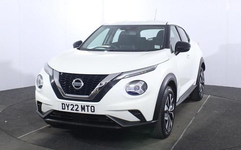 Używany Nissan Juke Acenta 114 KM (83 kW) 2022 Biały SUV