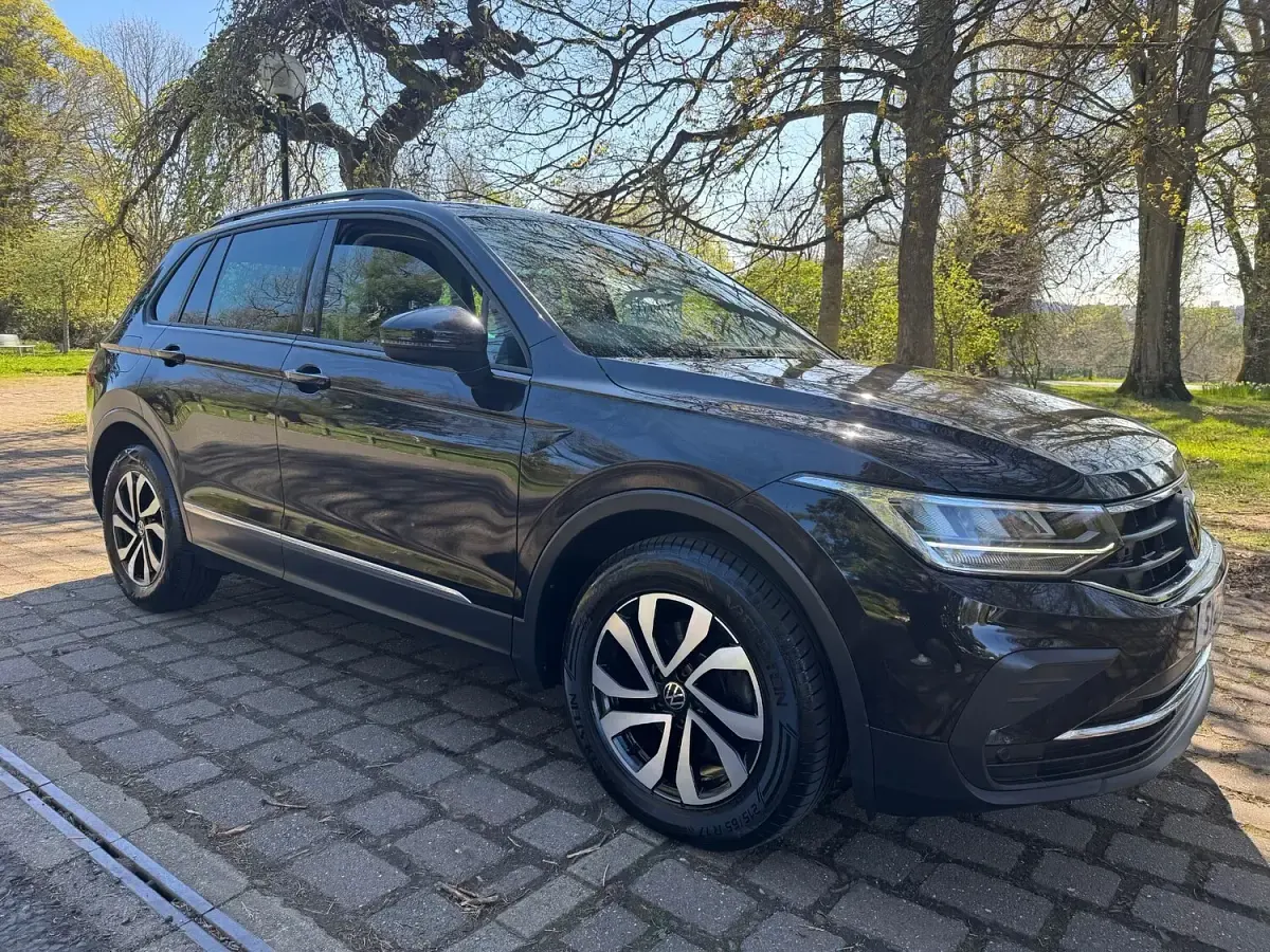 Used VW Tiguan Active 150 HP (110 kW) 2021 Black SUV