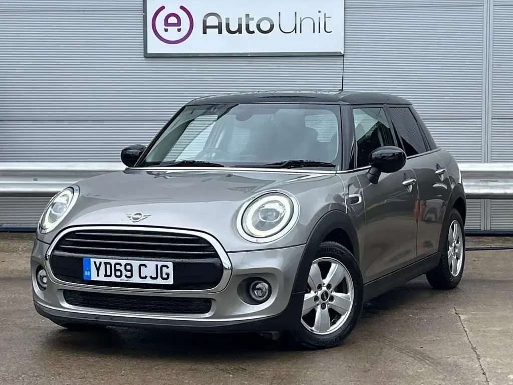 Used Mini Cooper Classic 136 HP (100 kW) 2020 Silver Hatchback