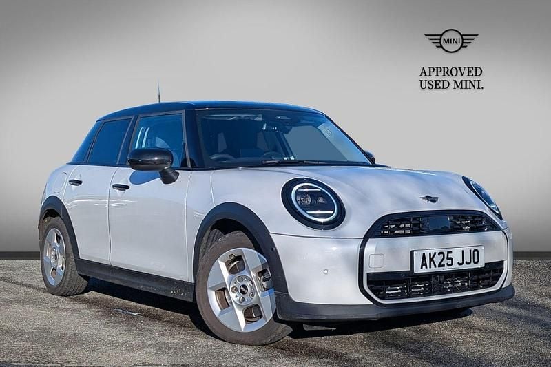 White Used 2025 Mini Cooper Hatch Hatchback | £26,010 - Image 1/4