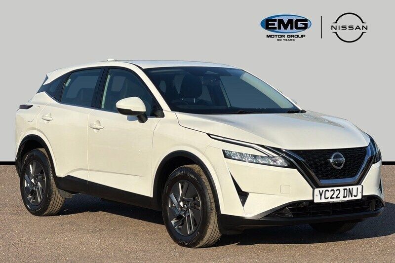 White Used 2022 Nissan Qashqai Acenta Premium SUV | £16,795 (Super price) - Image 1/3
