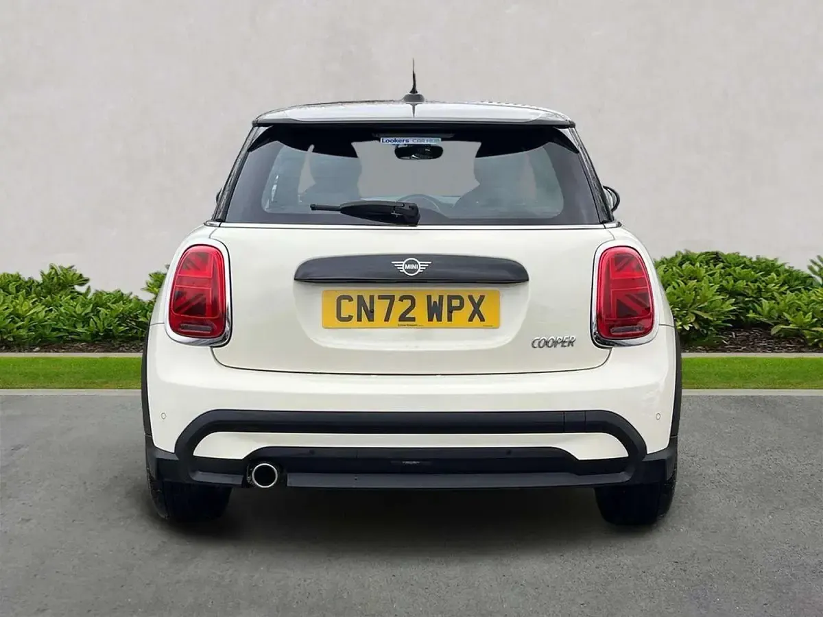 Used Mini Cooper Exclusive 136 HP (100 kW) 2022 White Hatchback