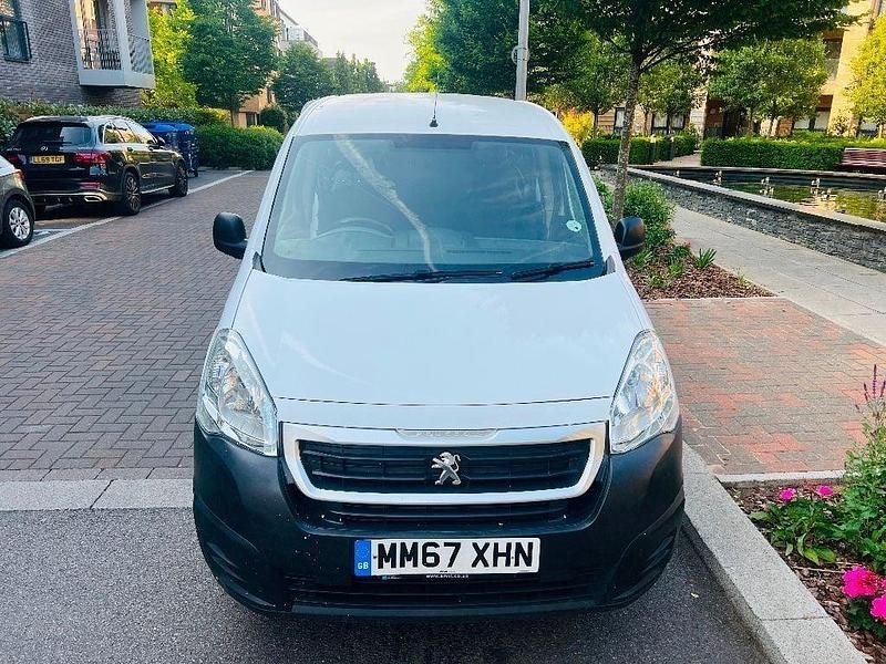 White Used 2018 Peugeot Partner S MPV | £4,800 (Super price) - Image 1/4