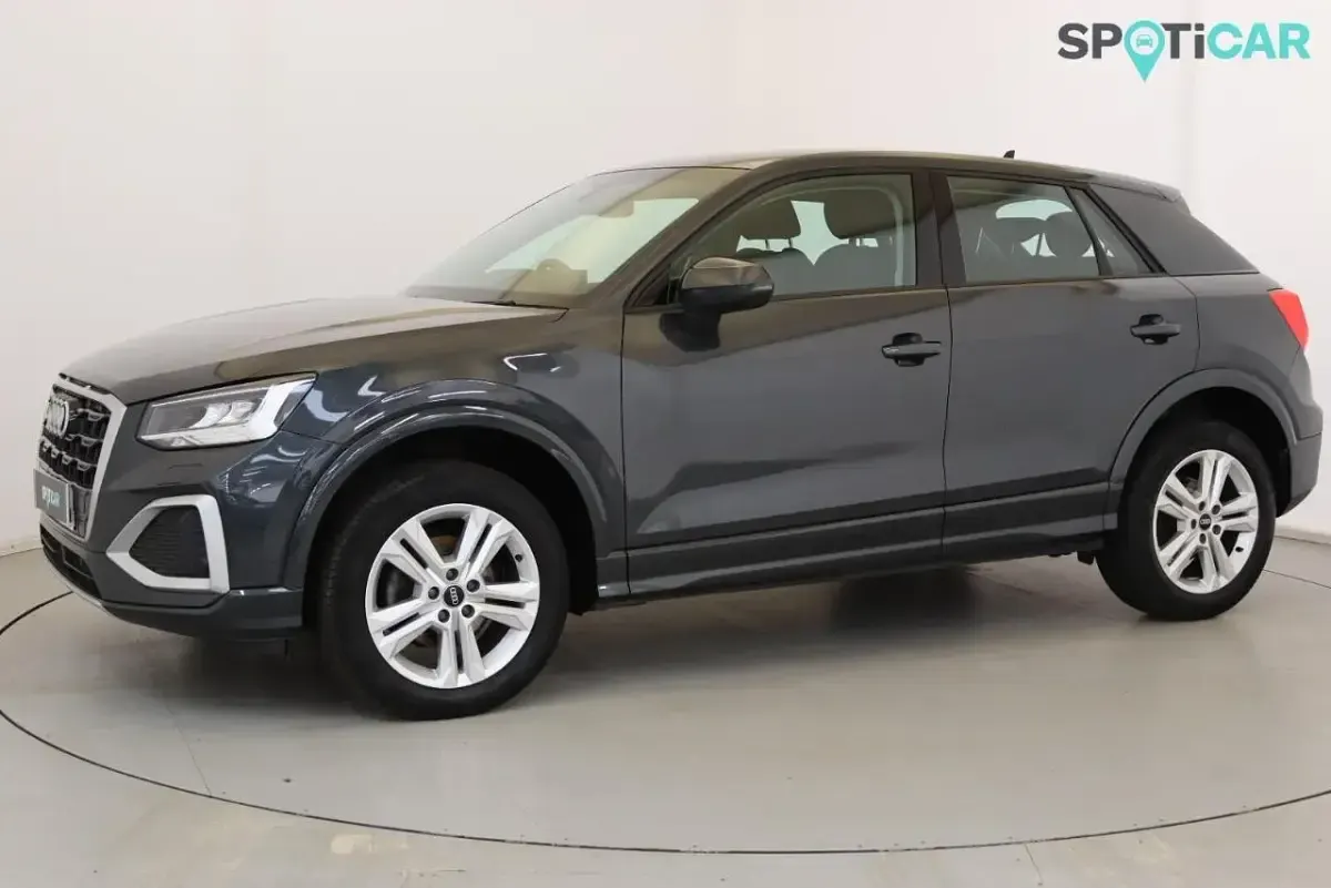 Begagnad Audi Q2 Sport 148 HK (108 kW) 2022 Grå SUV