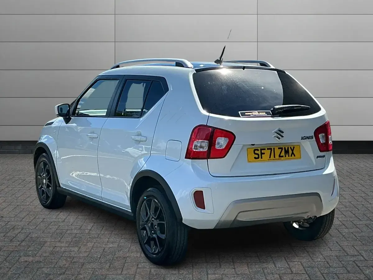 Used Suzuki Ignis SZ-T 83 HP (61 kW) 2021 White/ black SUV