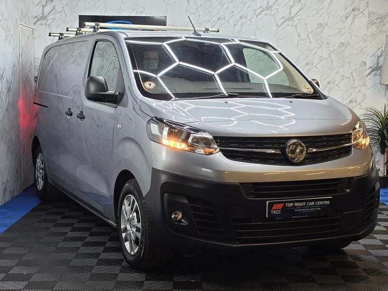 Used Vauxhall Vivaro S 120 HP (88 kW) 2023 Grey MPV