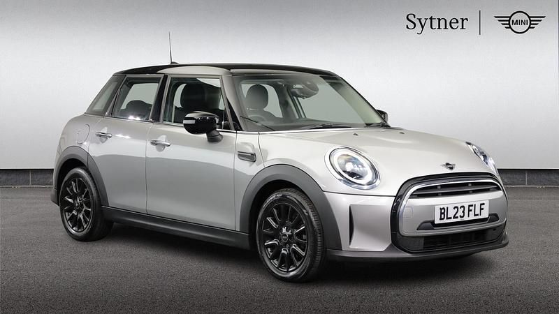 Used Mini Cooper Classic 134 HP (98 kW) 2023 Silver Hatchback