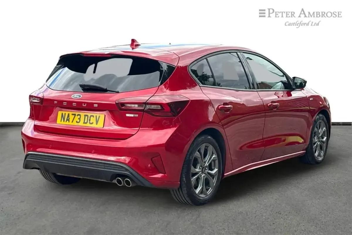 Used Ford Focus ST-Line 153 HP (112 kW) 2023 Red Hatchback