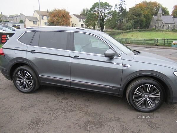 Used VW Tiguan Allspace SE 150 HP (110 kW) 2018 Grey SUV
