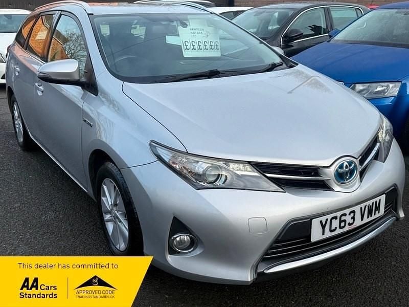 Silver Used 2013 Toyota Auris Hybrid Estate | £8,199 (Good price) - Image 1/4