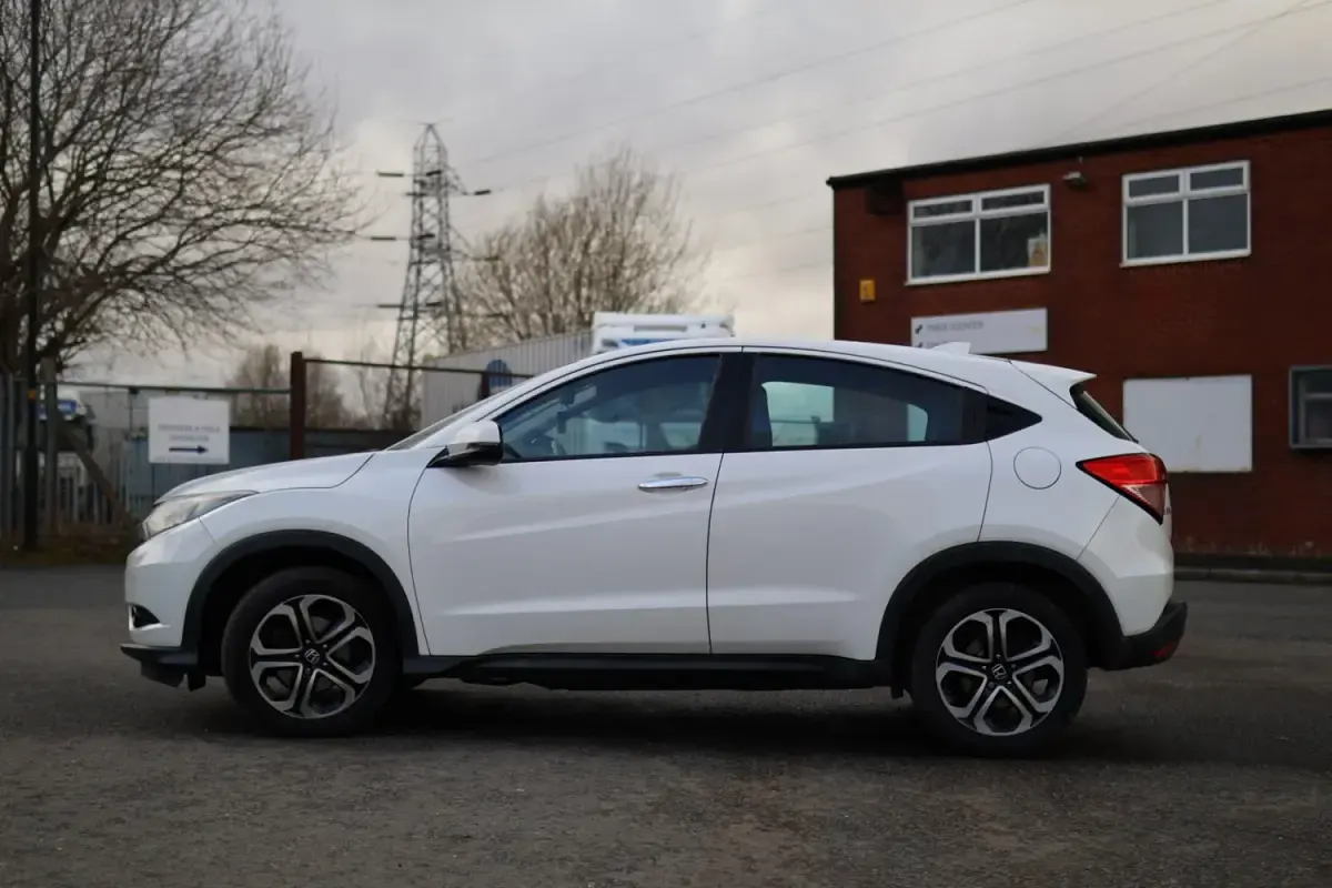 Second-hand Honda HR-V SE 130 CP (95 kW) 2015 Alb SUV
